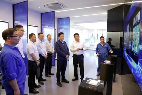 打造向上向前第一象限生力軍 錘煉甘于做人做事作難、受苦受累受屈的企業(yè)家隊(duì)伍——河南投資集團(tuán)黨委書記、董事長劉新勇蒞臨安彩高科開展主題教育調(diào)研